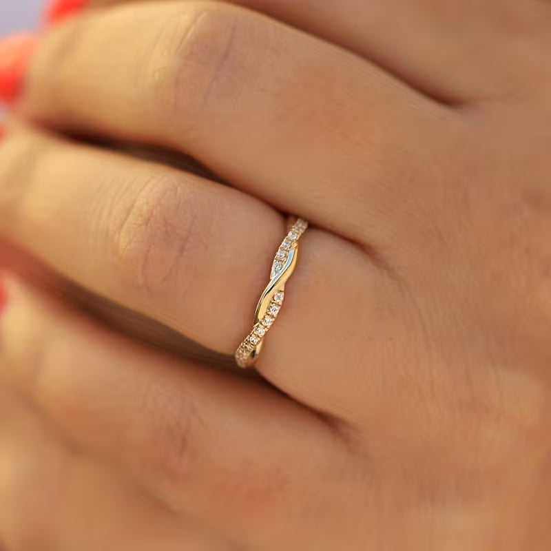 Bague accent à deux styles en or
