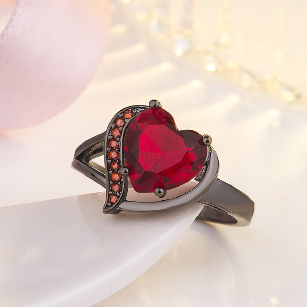 Bague Calindra épine rosée, fini noir en or