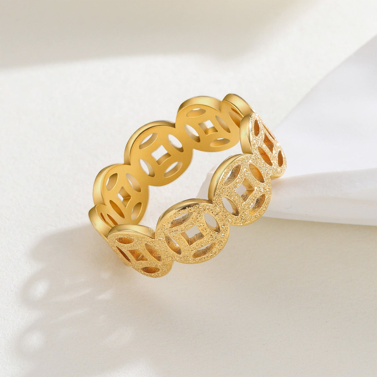 Bague classique Ella en or