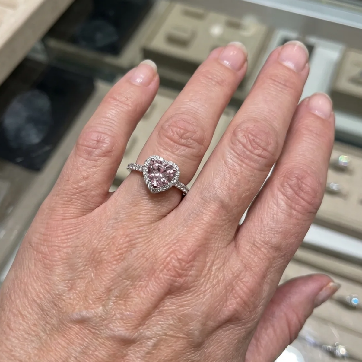 Bague coeur Baiser rosé en or blanc
