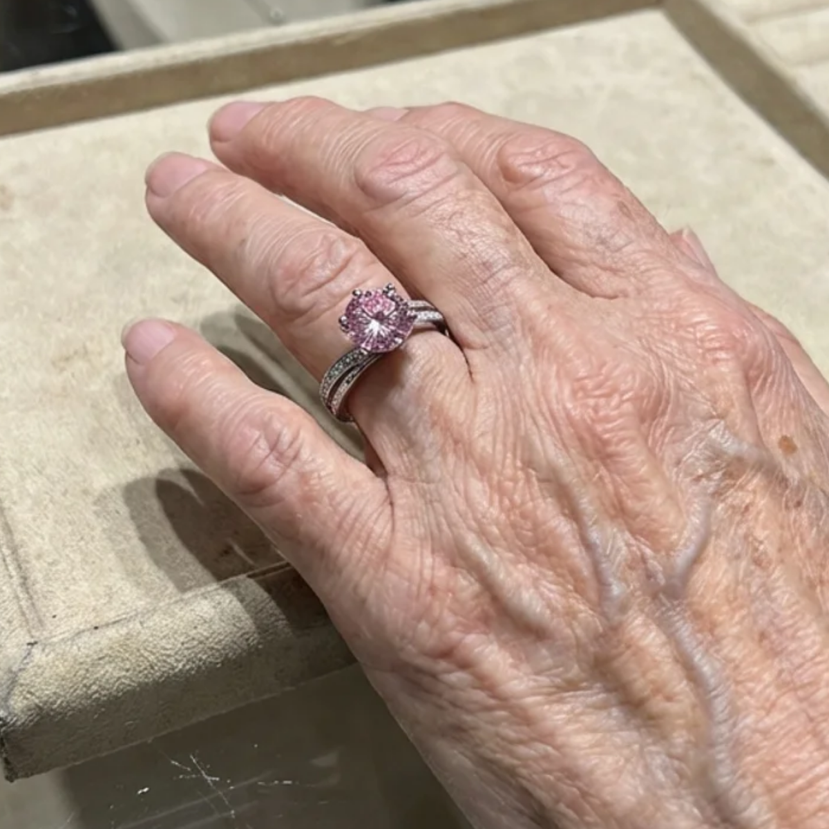 Bague Contour rose Luné en or blanc