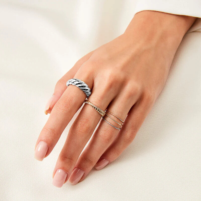 Bague croissant en or blanc