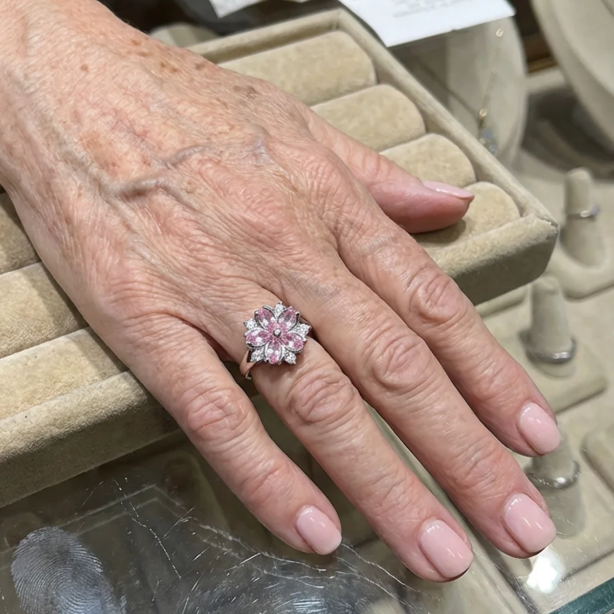 Bague fleur de cerisier en or blanc