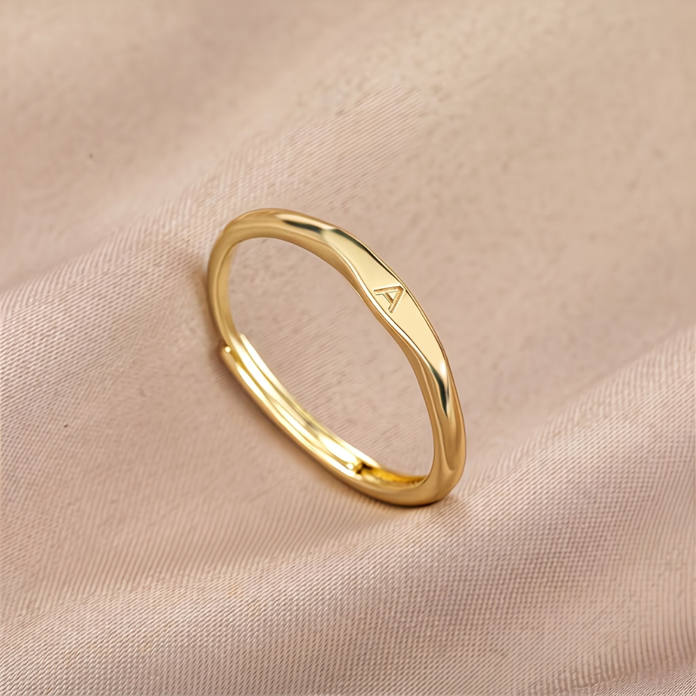 Bague lettre Elara en or
