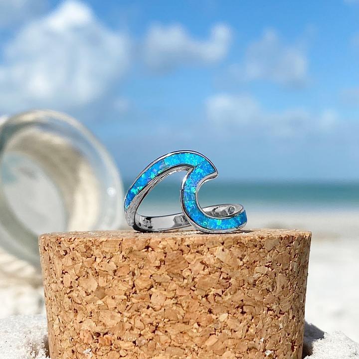 Bague mer en opale en or blanc