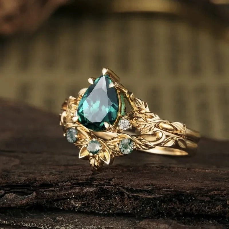 Bague rétro avec pierre fleur verte en or