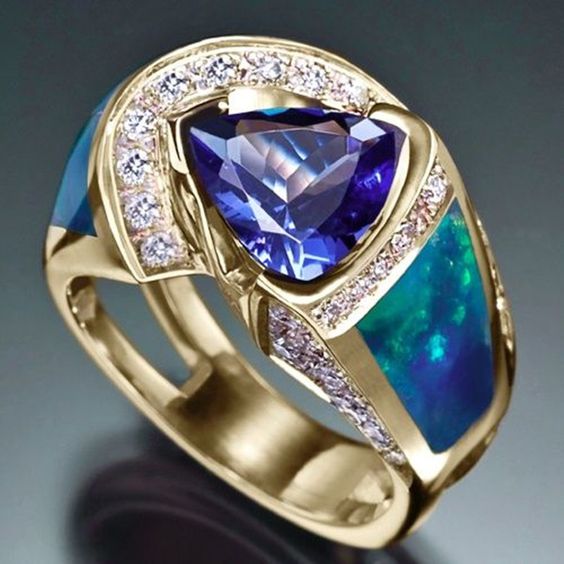 Bague Rosa dans l'océan cristallin en or