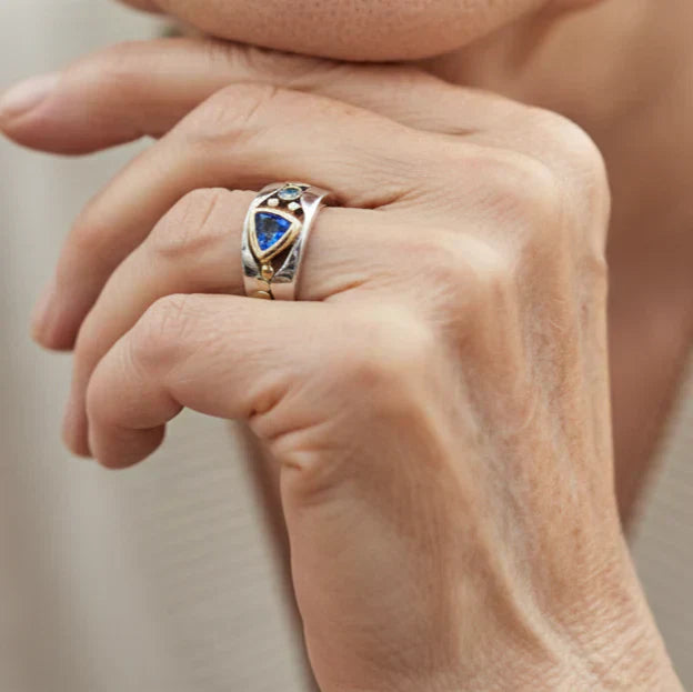 Bague vintage bleue en or