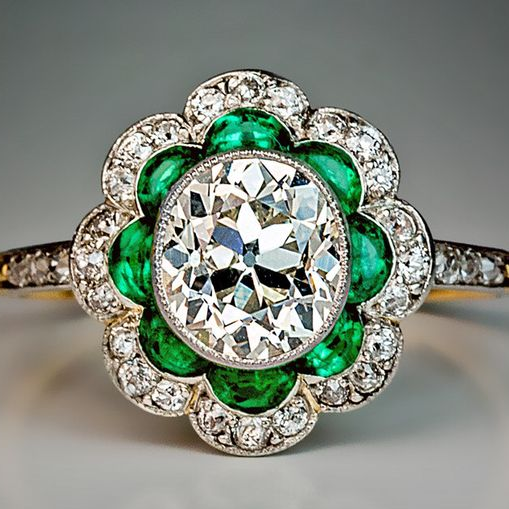 Bague Vintage avec Cristal d'Émeraude