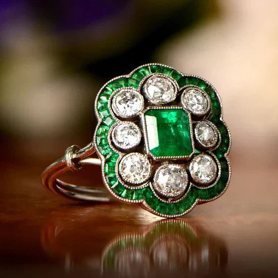 Bague vintage avec émeraude en or
