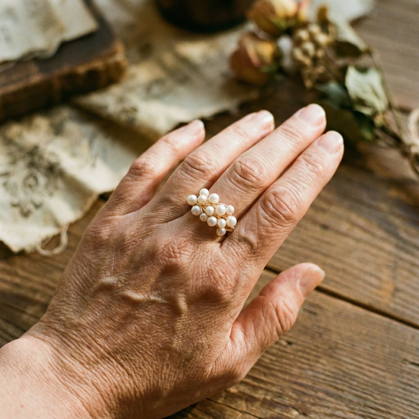Bague Vintage avec des Perles Lumineuses