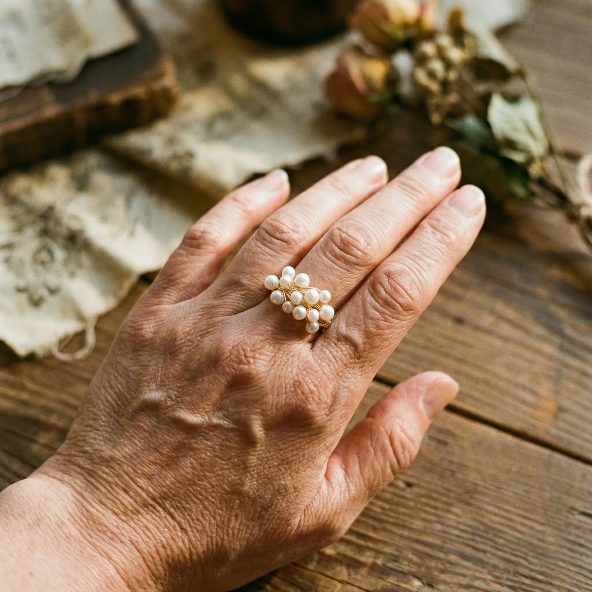Bague vintage avec des perles Lumineuses en or