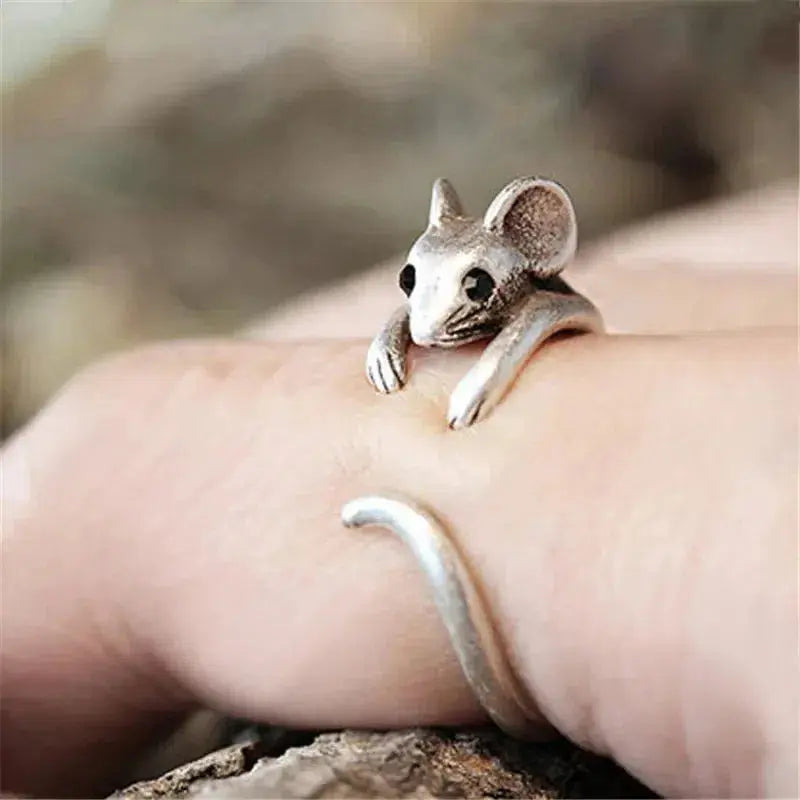 Bague vintage avec Souris en or blanc