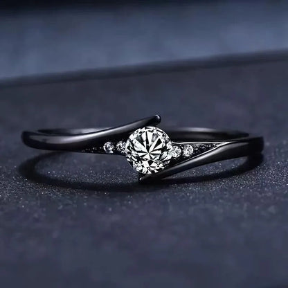Bague Vintage en Or Noir avec Cristal
