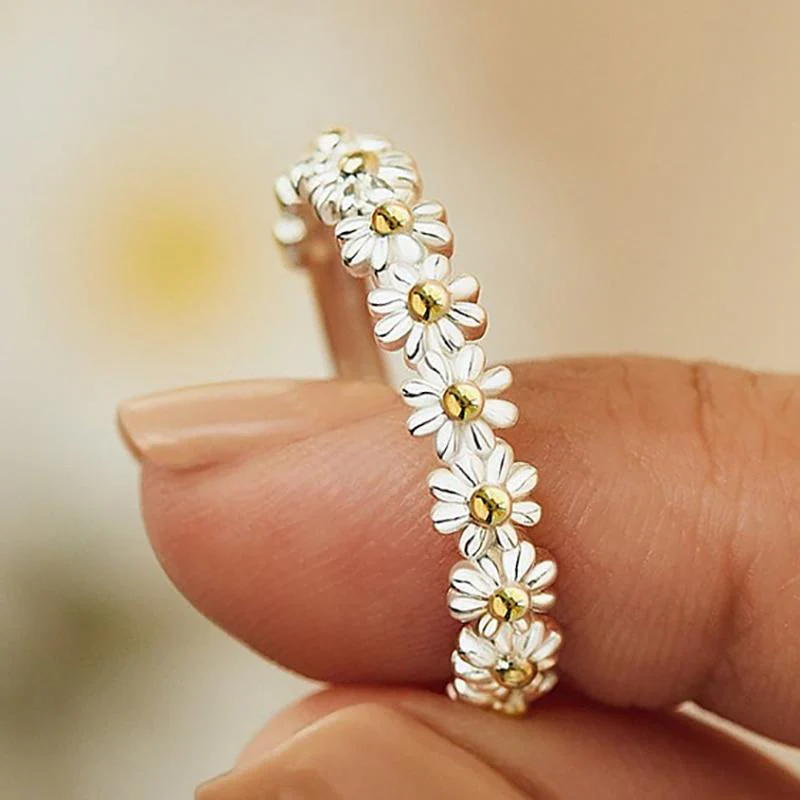 Bague ajustable et émail fait main avec des marguerites en or blanc