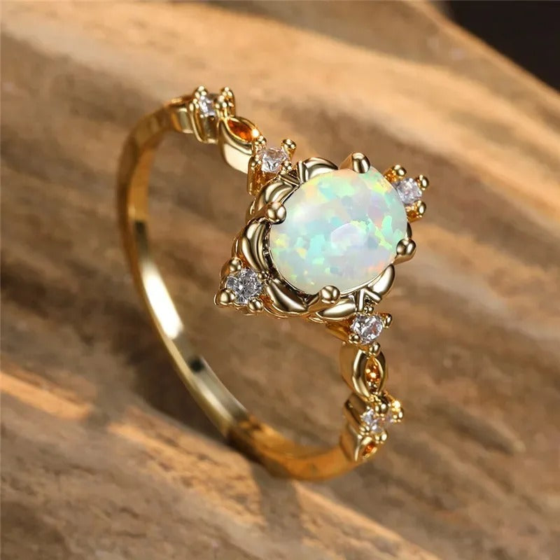 Bague artisanale avec pierre précieuse opale d'or en or