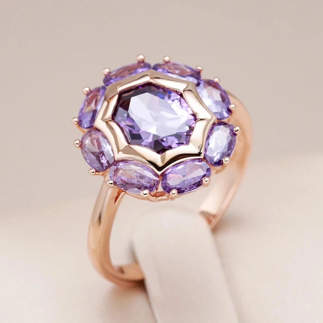 Bague avec cristal en violet rond en or