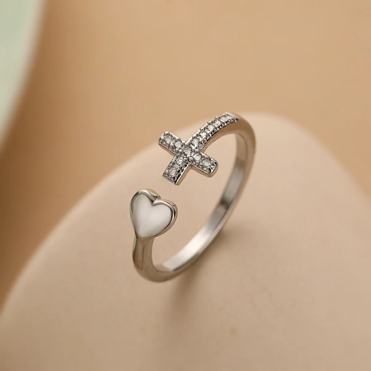 Bague croix rétro réglable « amour » en or blanc