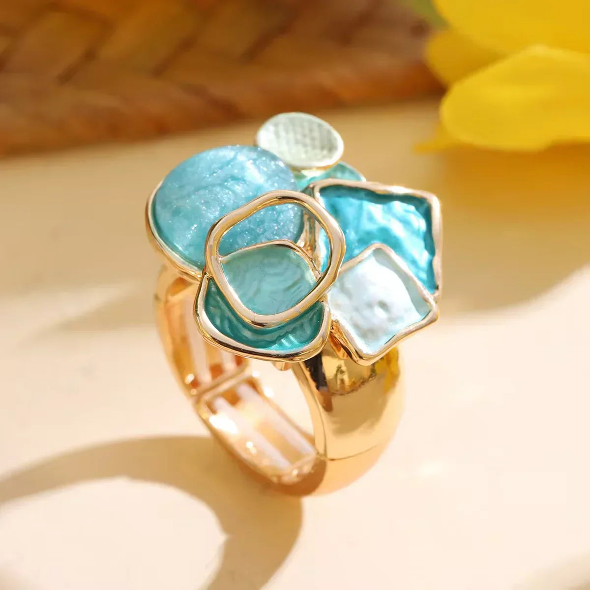 Bague de fleurs abstraite en or