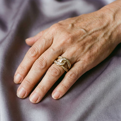 Bague élégante avec nœud