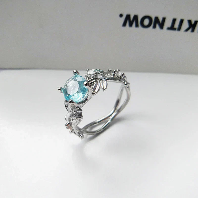 Bague avec pierre de lune en or blanc