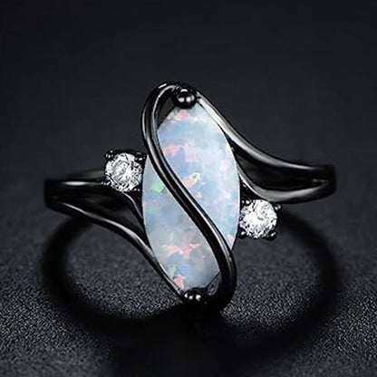 Bague rétro avec opale noire torsadée