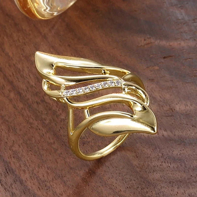 Bague vintage avec feuille torsadée en or
