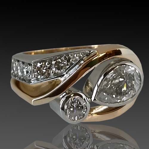 Bague vintage irrégulière en or et en argent avec zircon