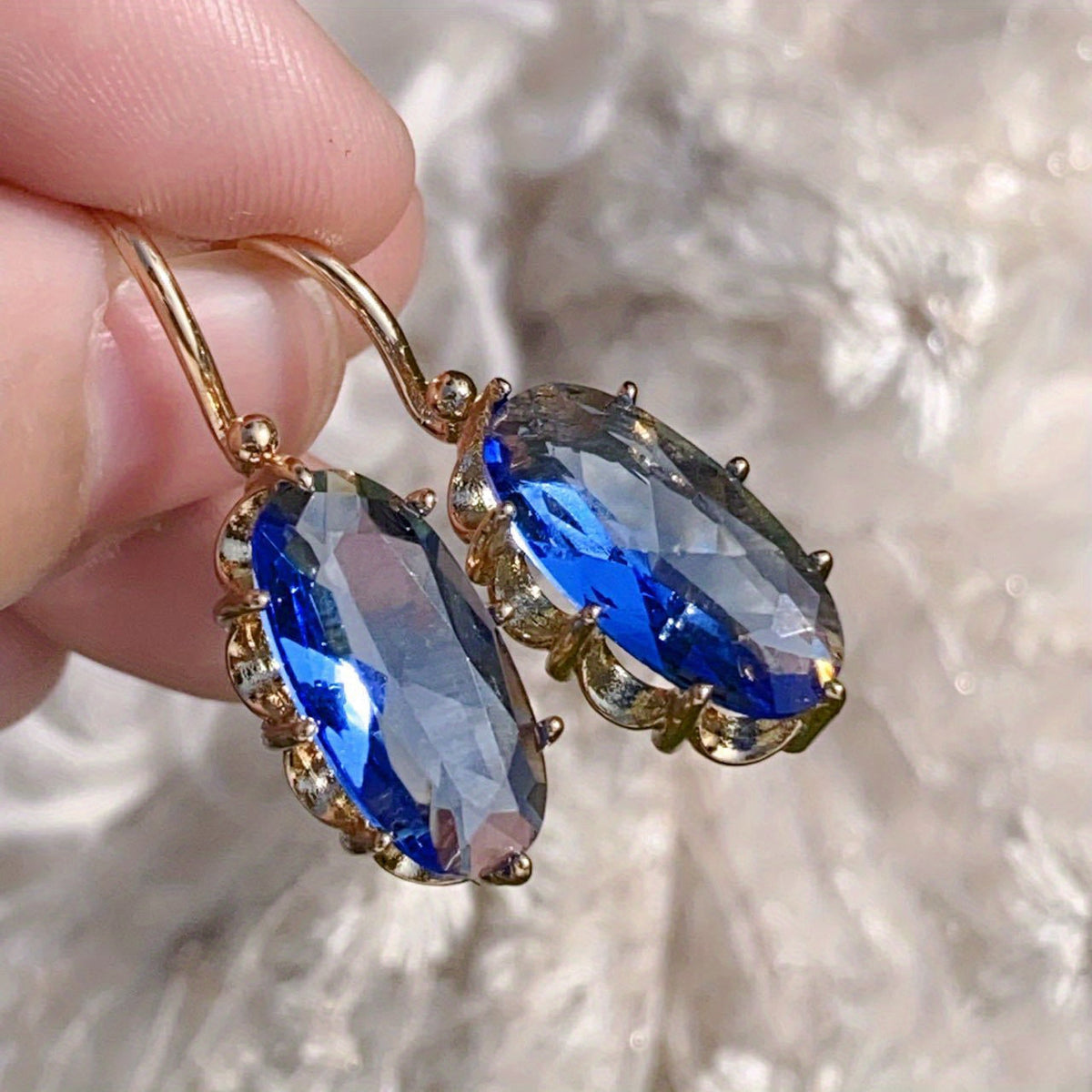 Boucles d'oreilles fleur bleue en or