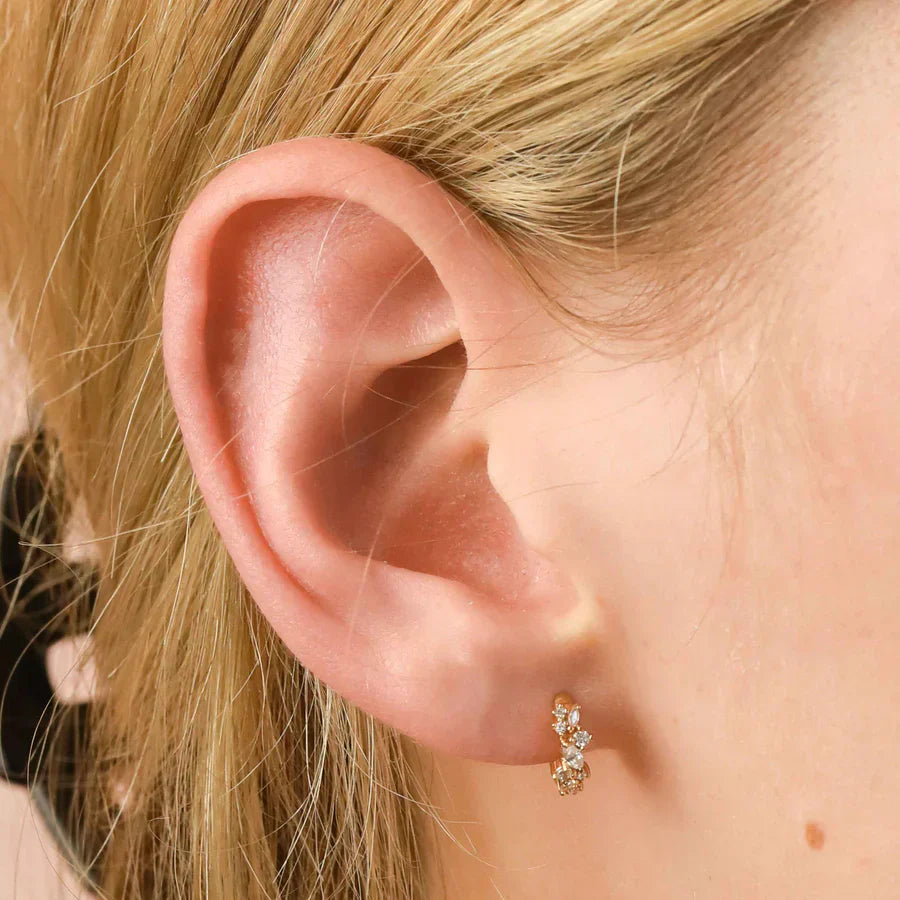 Boucles d'oreilles huggies en cristal en or