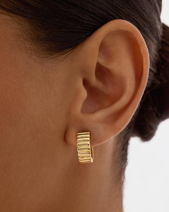 Boucles d'oreilles ligne classique en or
