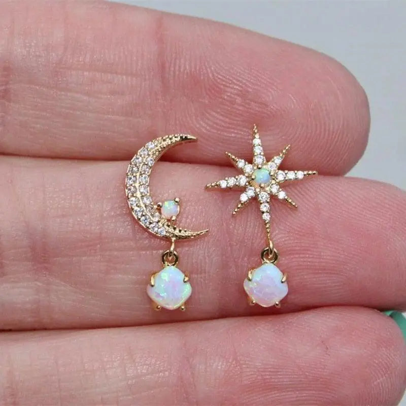 Boucles d'oreilles lune et étoile et opale en or