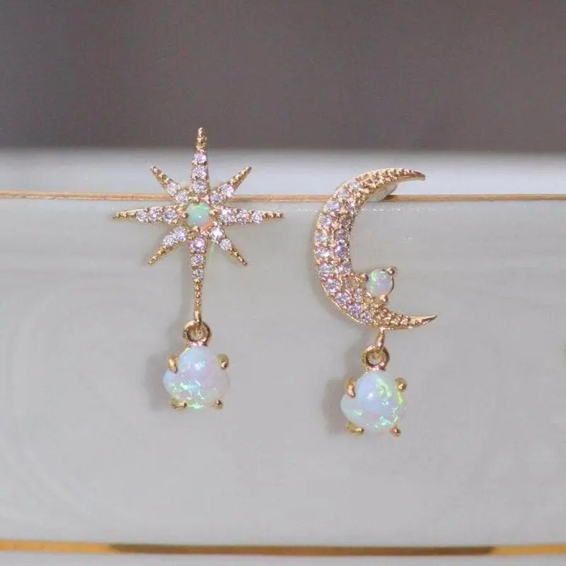 Boucles d'oreilles lune et étoile et opale en or