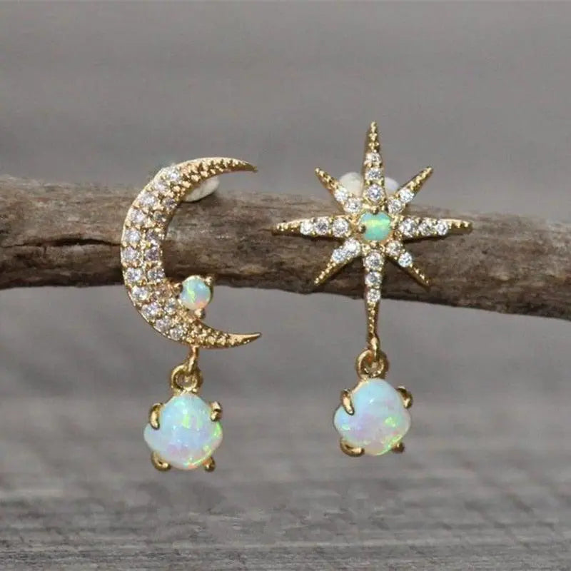 Boucles d'oreilles lune et étoile et opale en or