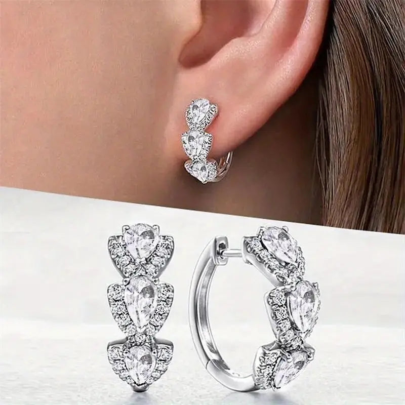 Boucles d'oreilles à rayures avec cristal brillant en or