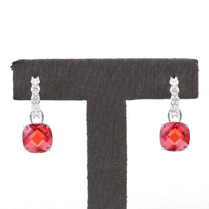 Boucles d'oreilles avec rubis et diamant