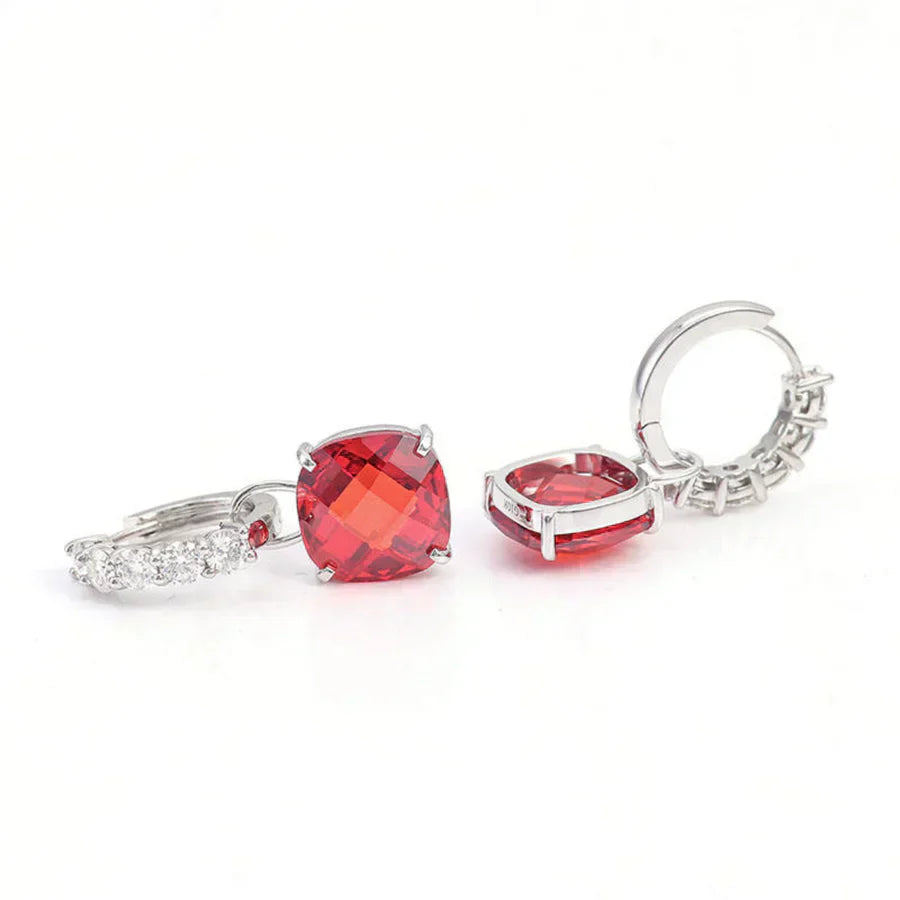 Boucles d'oreilles avec rubis et diamant en or