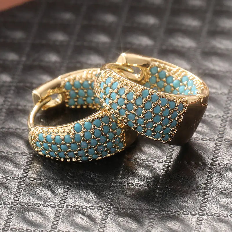Boucles d'oreilles créoles en perles turquoise et ton en or