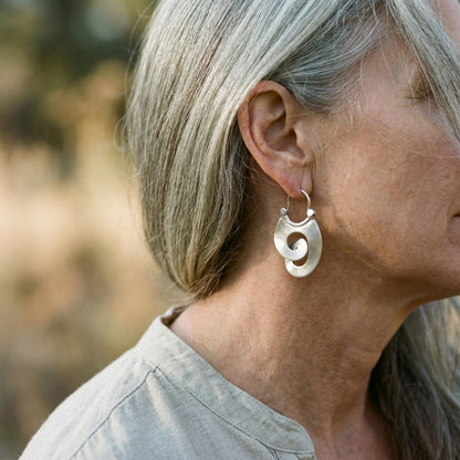 Boucles d'oreilles en argent vintage avec spirale