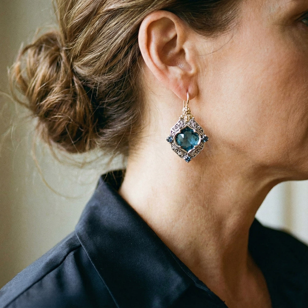 Boucles d'oreilles en cristaux bleus en or