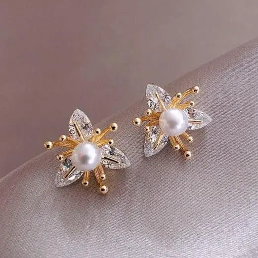 Boucles d'oreilles en fleurs avec cristaux et perles en or