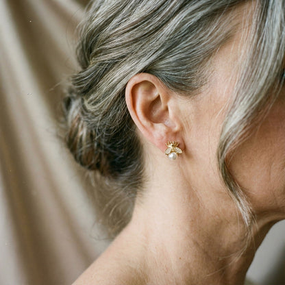 Boucles d'oreilles en perle et zircon dorées
