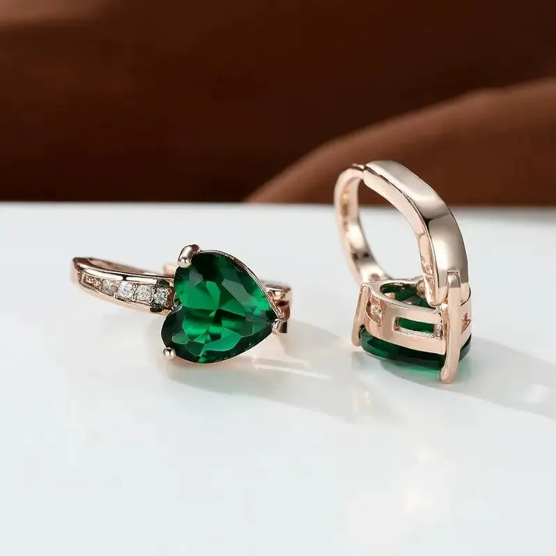 Boucles d'oreilles en pierre cœur émeraude en or