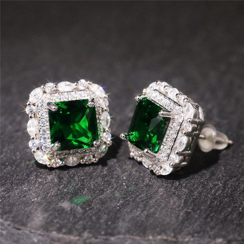 Boucles d'oreilles à brillants et émeraude en or