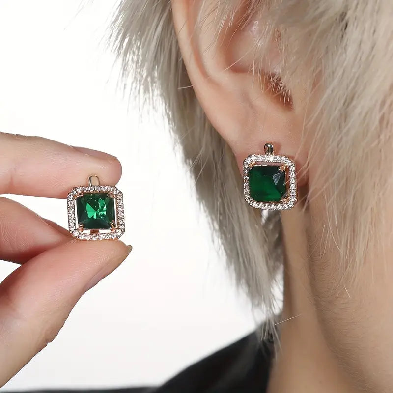 Boucles d'oreilles à brillant carré vert en or