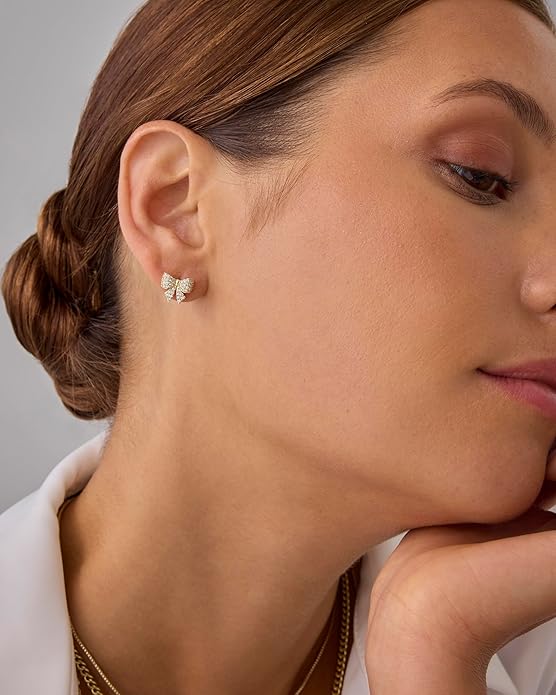 Boucles d'oreilles motif nœud en or