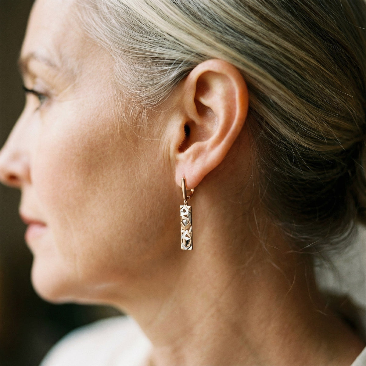 Boucles d'oreilles pendantes en forme rectangulaire en or