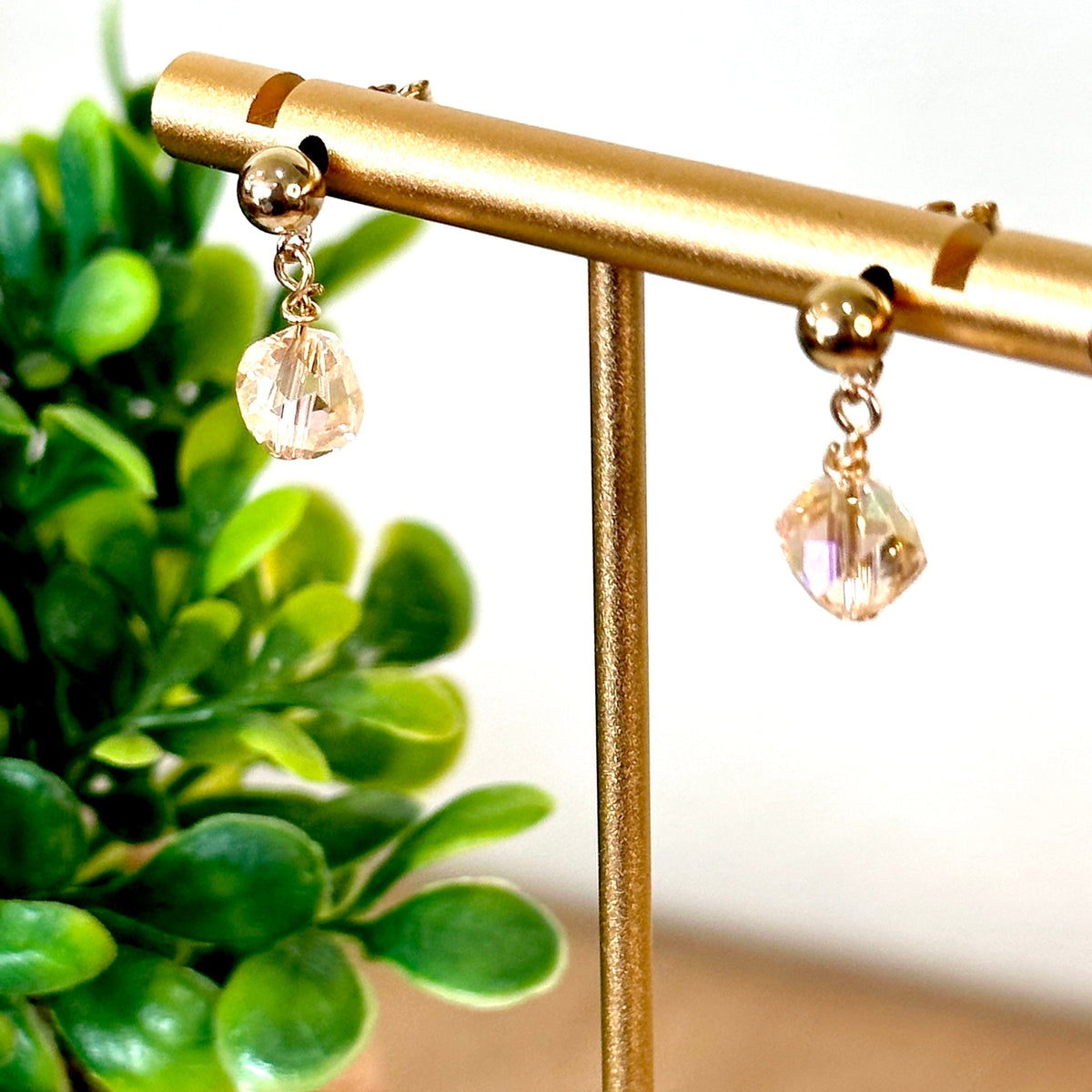 Boucles d'oreilles pendantes « Liana » en or