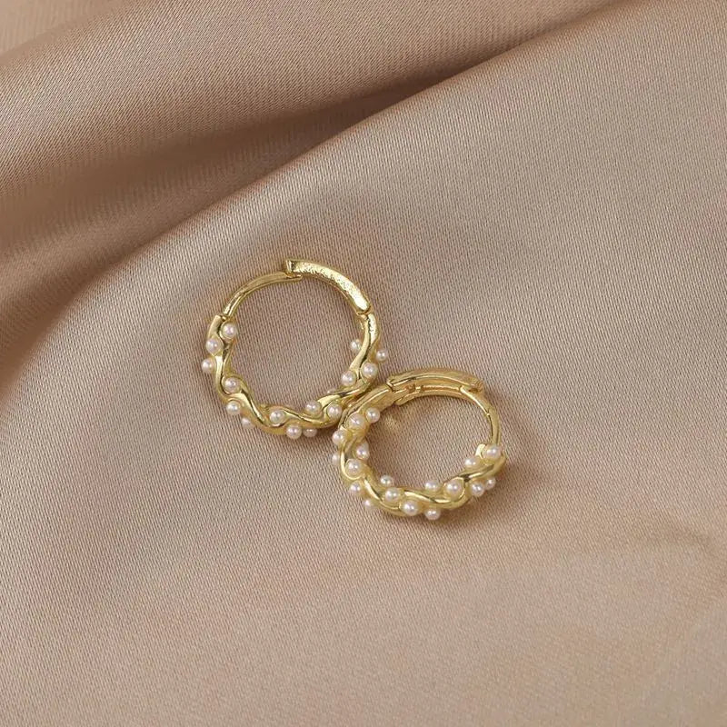 Boucles d'oreilles pendantes en perle ronde en or
