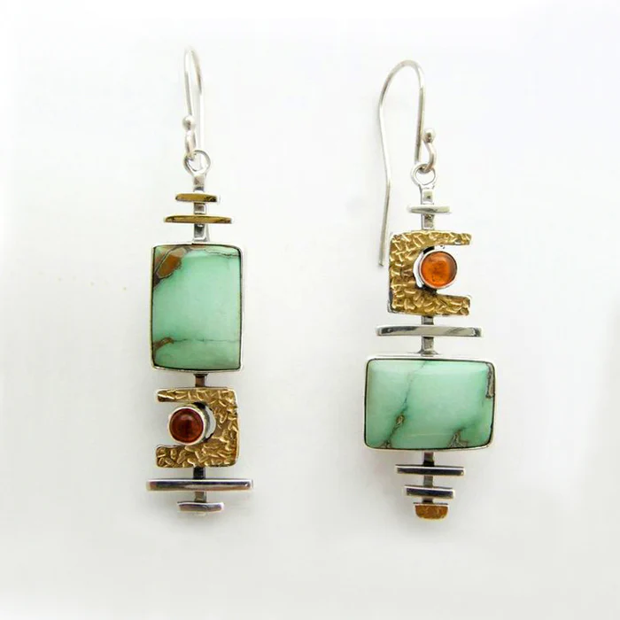 Boucles d'oreilles rétro avec pierre verte en or